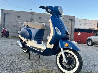 Retro Style Avenza 150 SE Limited Edition Gas Scooter