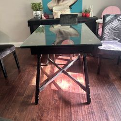 Free 4 Person Dinning Table 