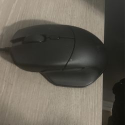 Basilisk Essential Razed Gaming Mouse
