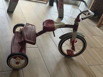 Radio flying tricycle