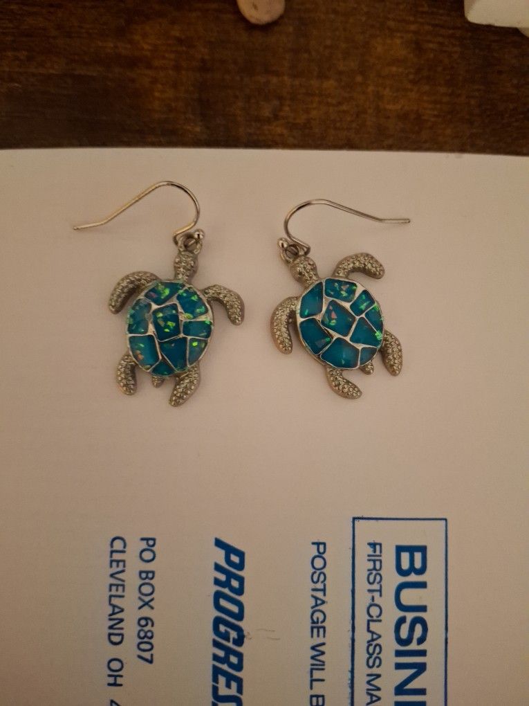 Silver And Torquoise TURTLE EARRINGS