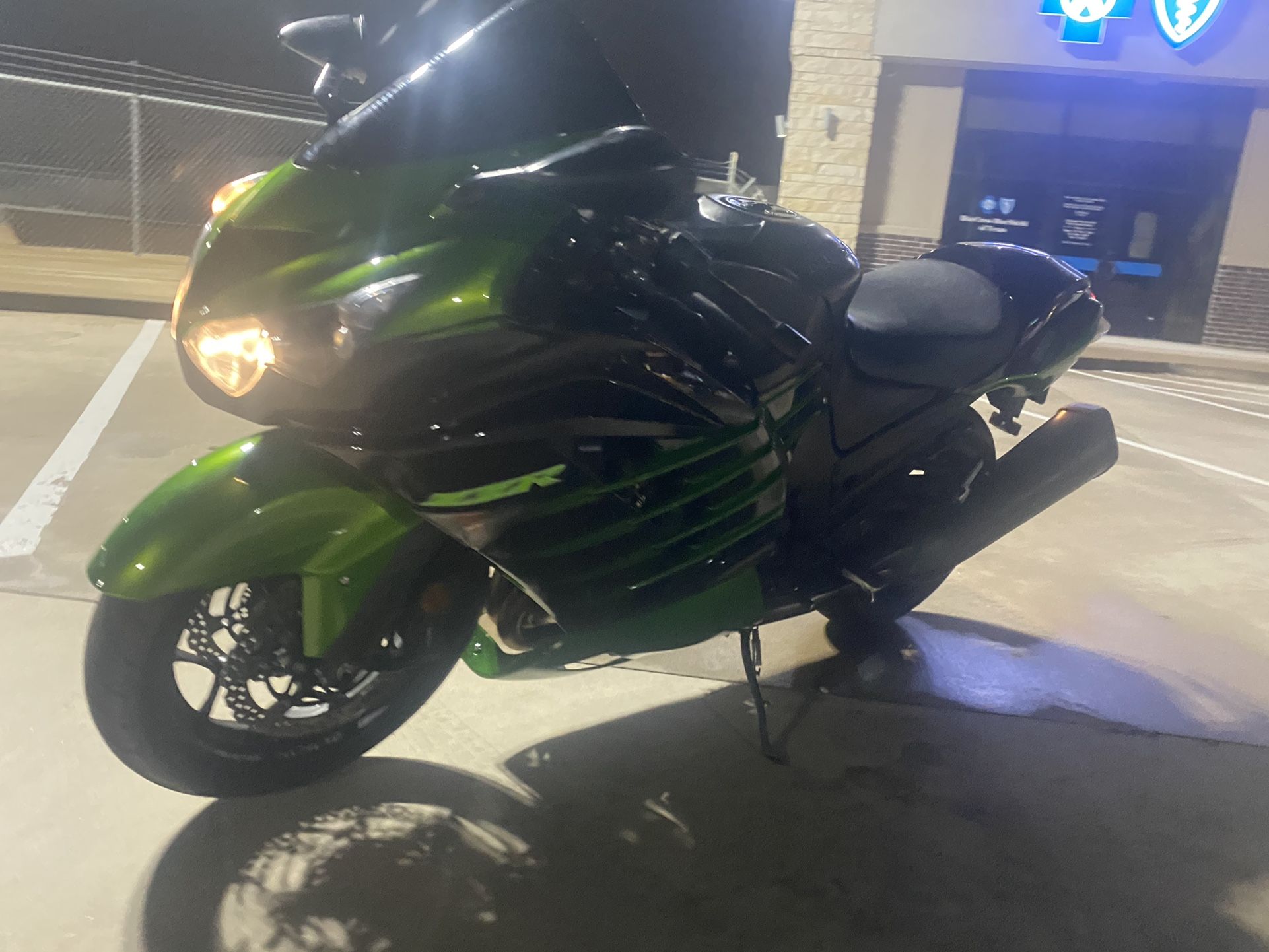 2015 Kawasaki Zx14 ( Only 1488 Miles )