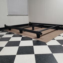Queen size bed frame - can DELIVER almost anywhere for $20 extra - gently used and in very good condition 😍