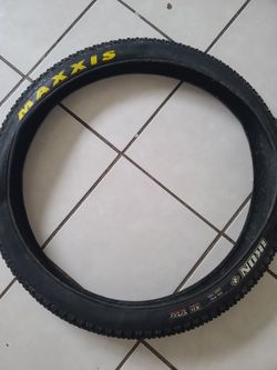 Maxxis 27.5 X 2.6
