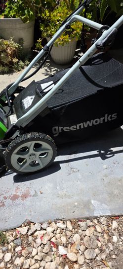 Ekectric lawnmower Greenworks