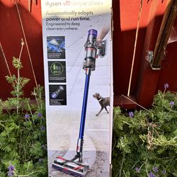 Dyson V11 Torque Drive + with 9 Accessories