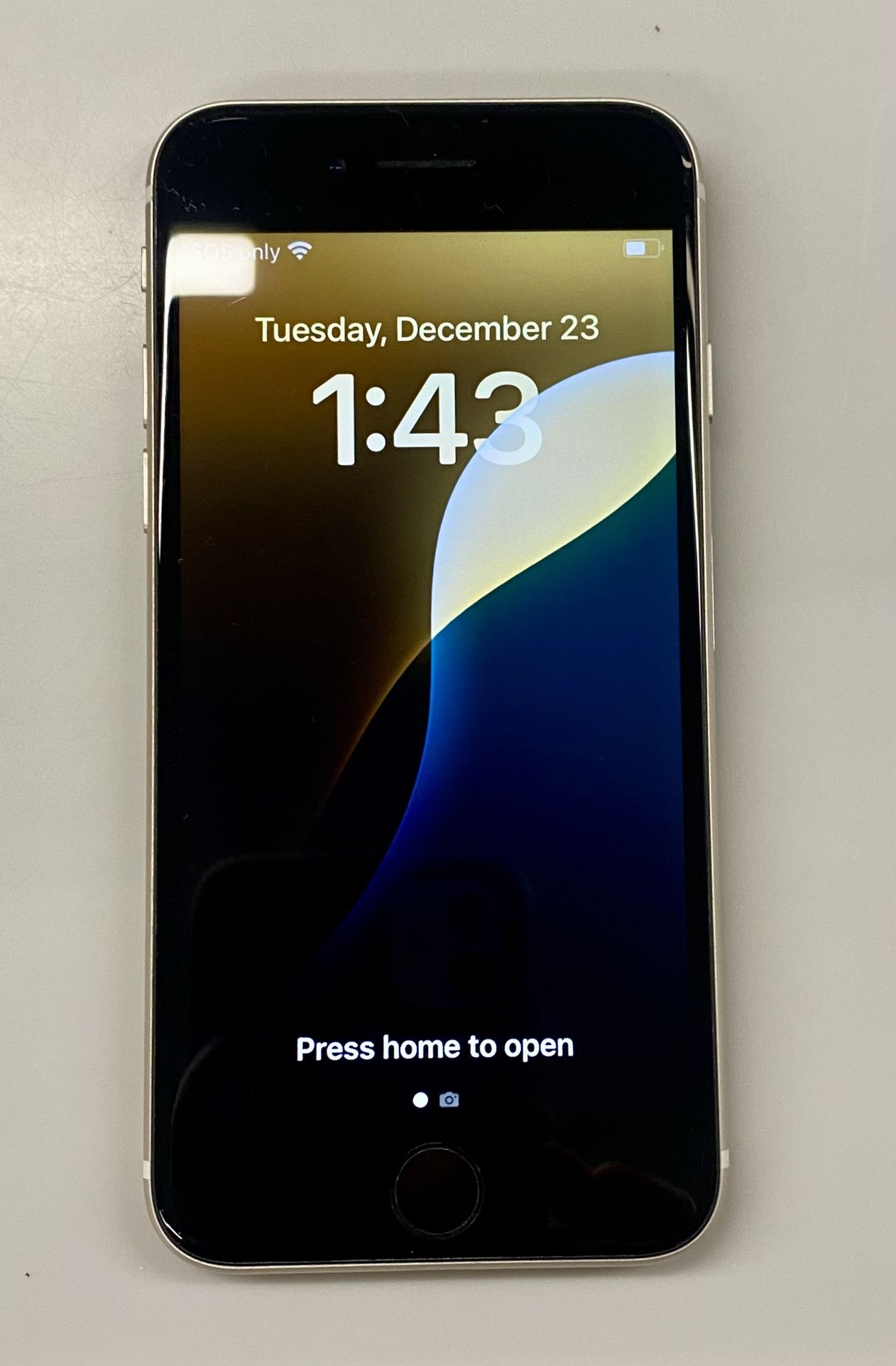 New - Apple iPhone SE 3rd Generation 5G 2022 - AT&T - iOS 26.2