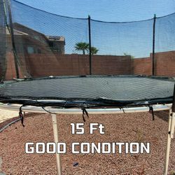 15ft TRAMPOLINE (GREAT CONDITION)