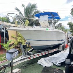 24 q ft Wellcraft w Yamaha 225 2 Stroke W/trailer