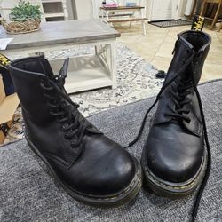  Dr. Martens Zavala Combat Lace Up Boot.