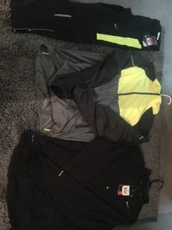 3 nike items jogger, zip ups