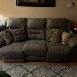 ***FREE***Recliner Leather Like Couch