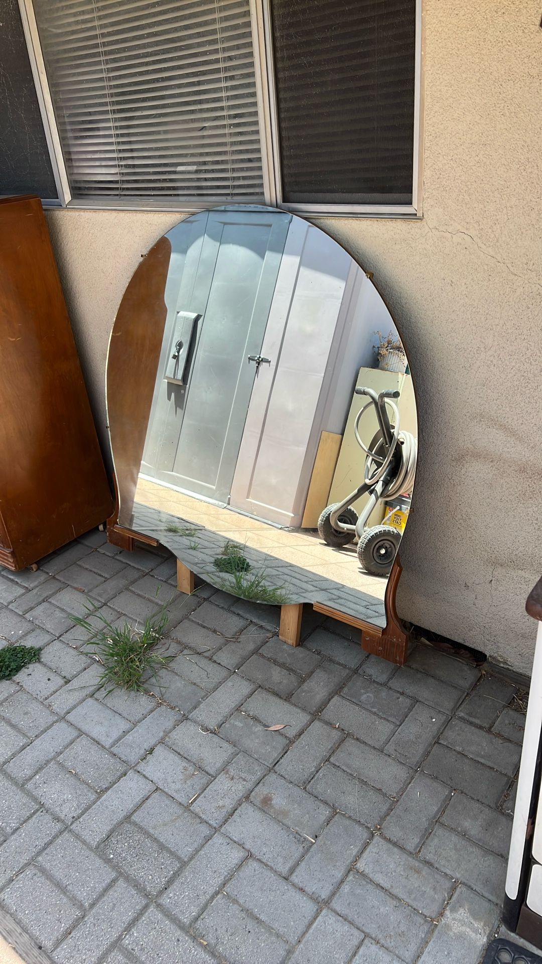 Large Round Heavy Duty Mirror For Waterfall Style Vanity