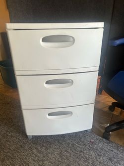 Sterilite 3 drawer floor cabinet