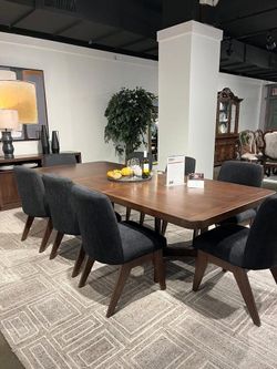 Casual, Contemporary styling dining set features modern vibe w/extension leaf