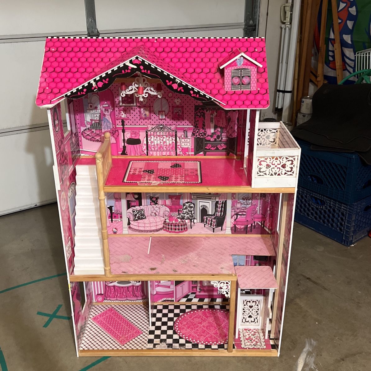 Cute Doll House 3 Levels