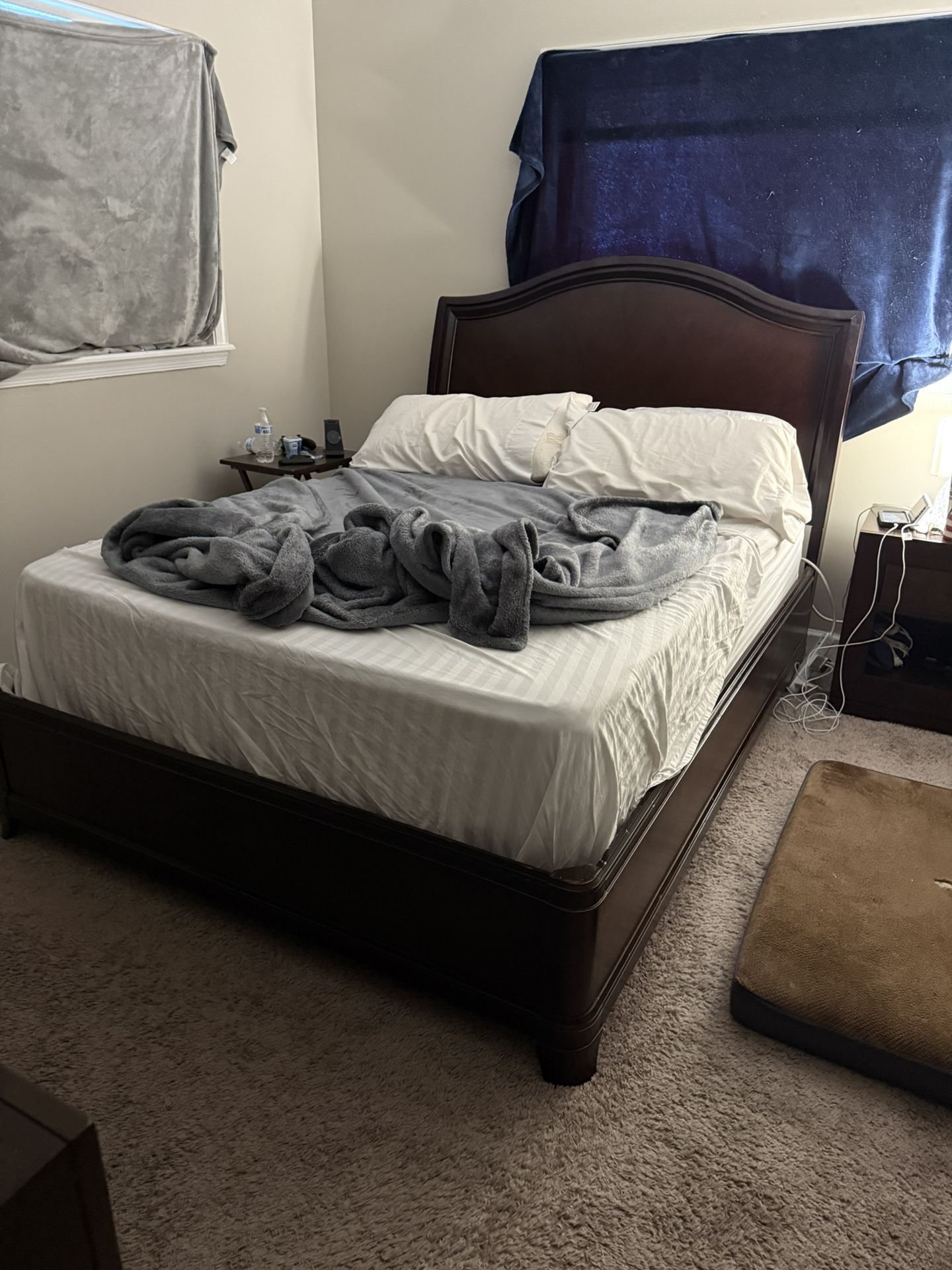 Queen Bed Set