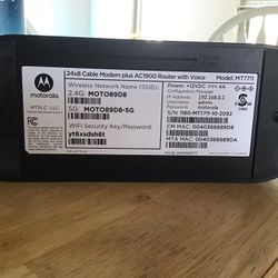 Motorola 24 X 8 Cable Modem plus AC 1900 Router With Voice, Model MT 7711