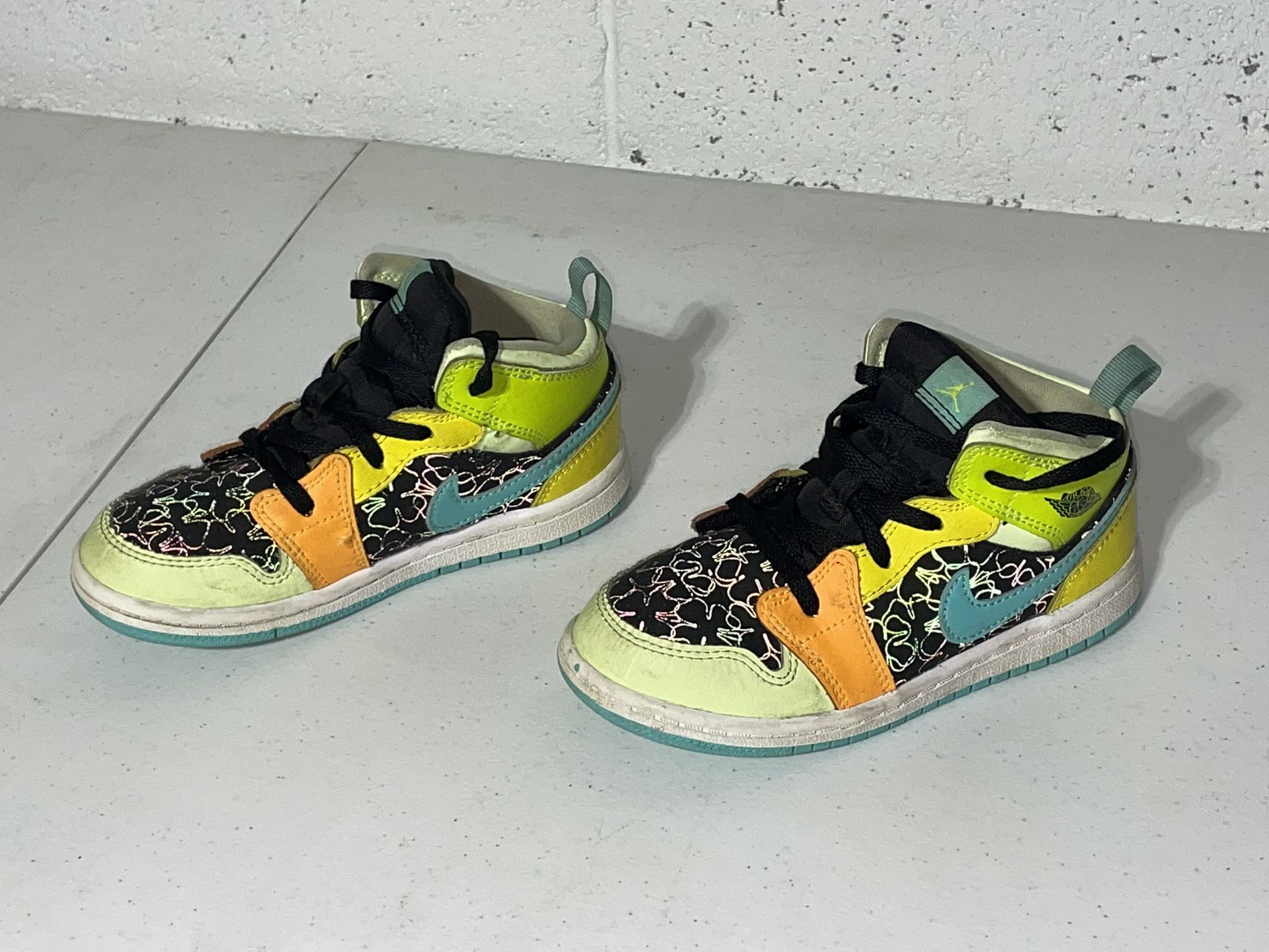 2020 Release Air Jordan 1 Mid SE GS ´Clover´ Aurora Size 10c,All Products : American Fashion Style Bags On Sale