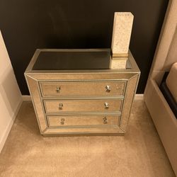 Mirrored 3 Drawer Dresser