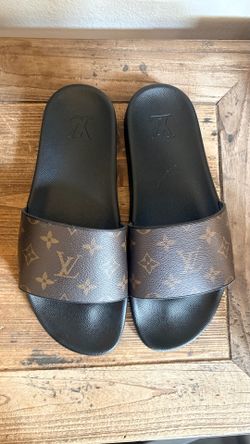 Men’s LV monogram Slides size 9