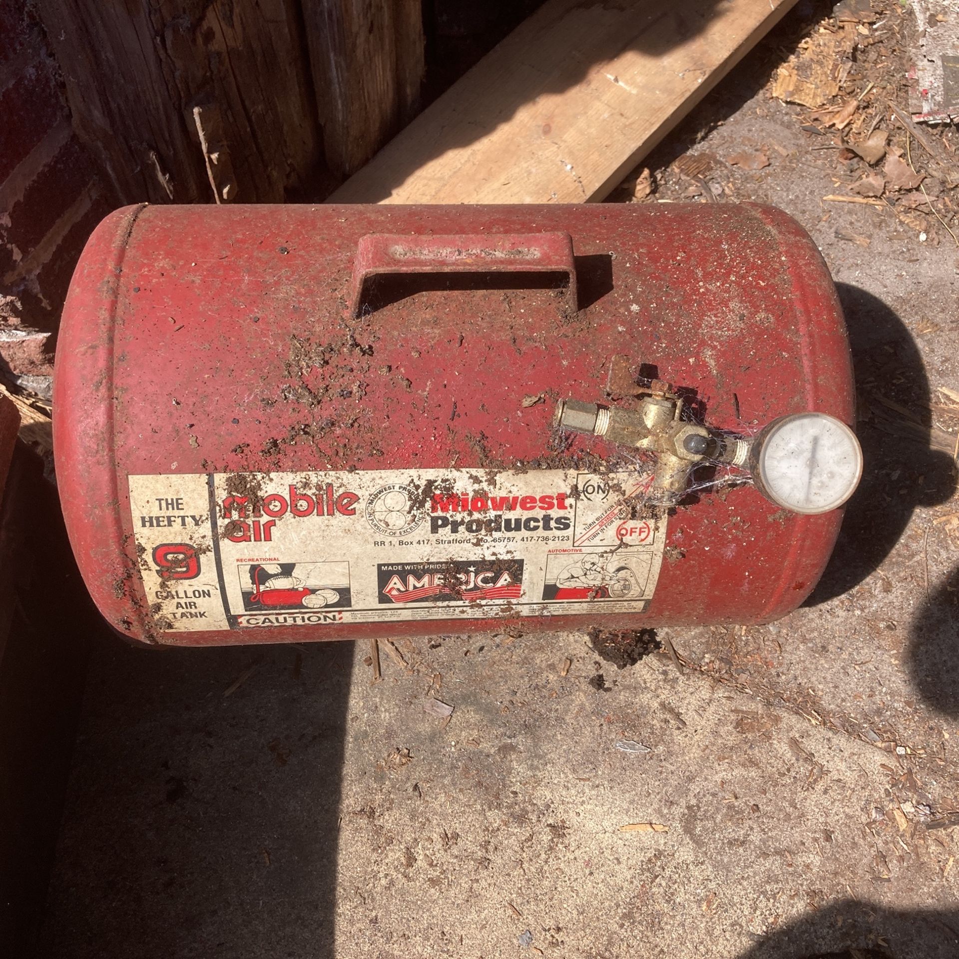 9 Gallon Air Tank With Gauges