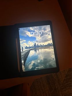 Apple iPad 8th generation (bundle)