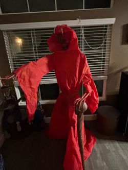 Spirit Halloween Animatronic