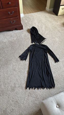 Grim Reaper costume kids size 8 Black gown and mask Halloween Reaper Set