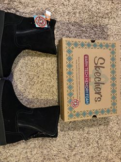 Women’s Skechers Boots Size 7