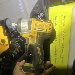DEWALT IMPACT WRENCH