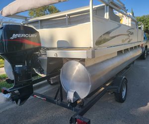 2003 18ft Pontoon Boat 50 HP Mercury Motor