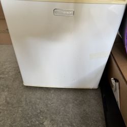 Emerson Mini Fridge 