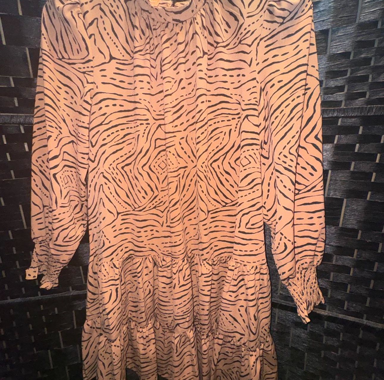 Long Sleeve Dress Size (Medium)