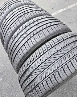 225 45 19 Michelin tires Con 80% de Vida Las 4