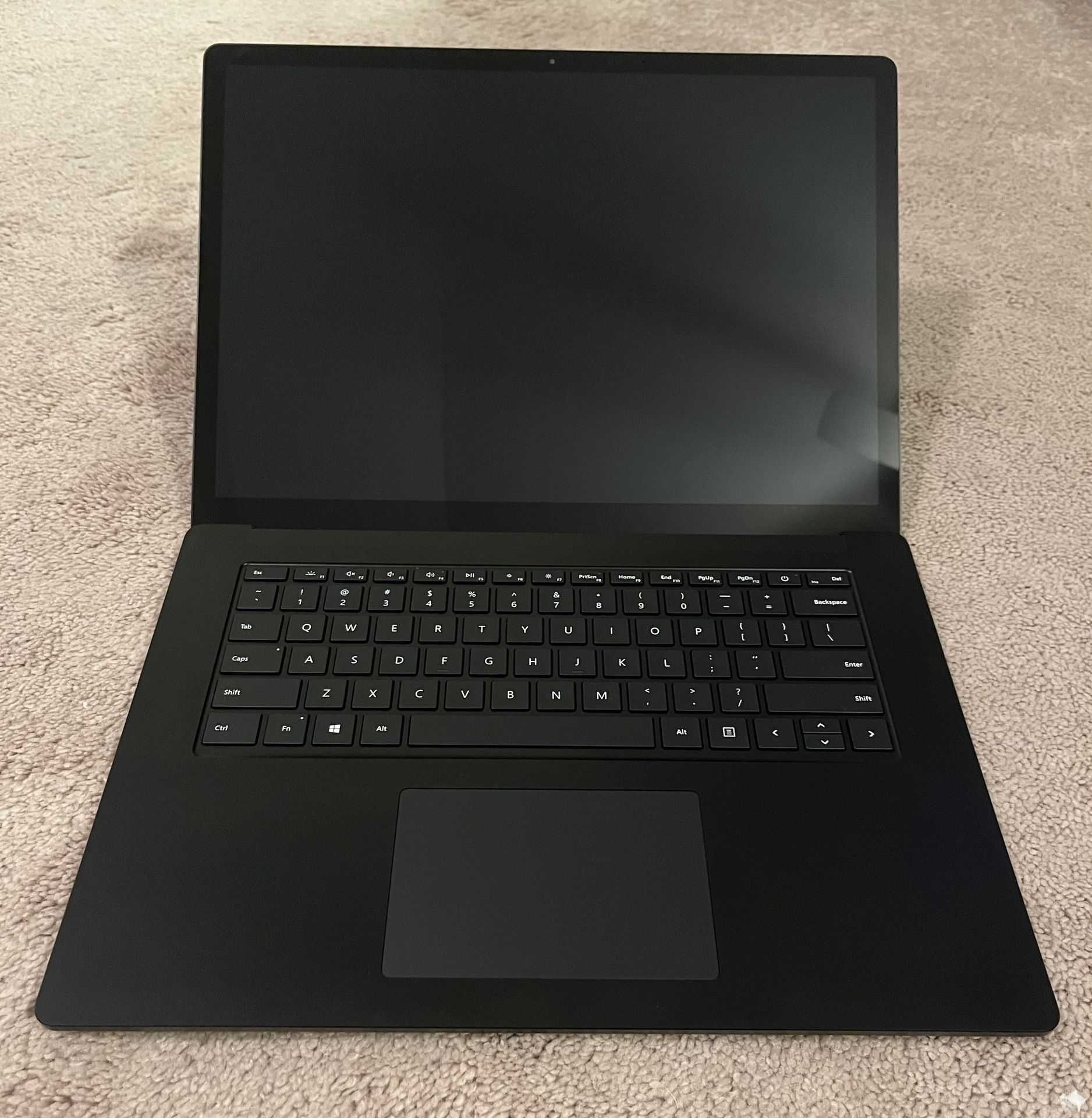 Microsoft Surface Laptop 3 Black. Core i5-1035G7/8GB RAM/256GB SSD