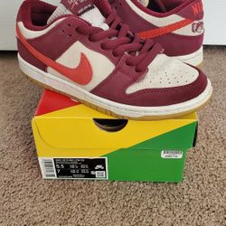Nike SB Dunk Low Skate Like A Girl Men's 5.5 (women's 7)