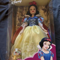 Disney Princess Snow White Porcelain Doll Brand New Sealed (Pick Up Only)