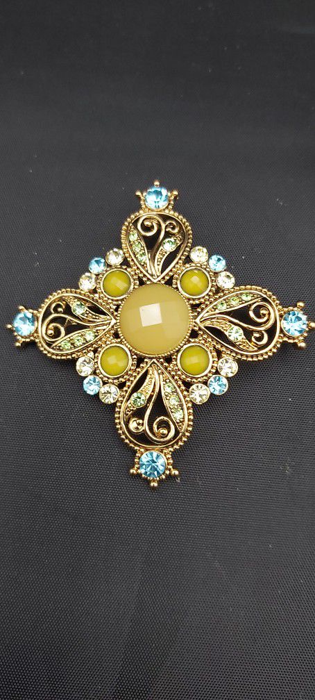 Gorgeous Vintage Brooch/ Pendant Costume Jewelry (No Markings)