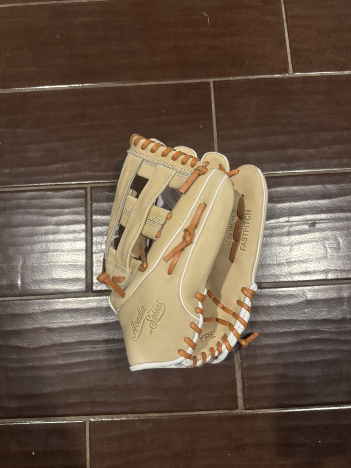 Marucci Glove