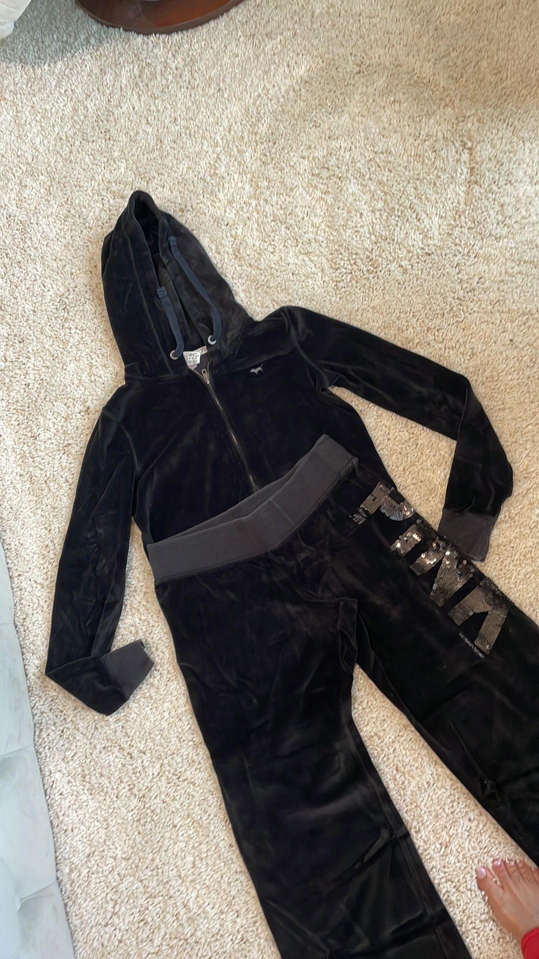 Victoria’s Secret pink black velour hoodie set size small. Perfect condition track suit sequin