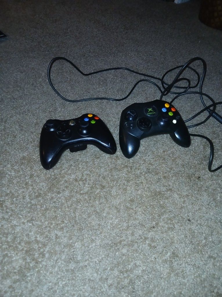 Xbox 360 and Xbox Controllers 