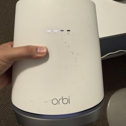 Netgear Orbi Cbr750 Router With Satellite Rbr750 In Mint Condition 