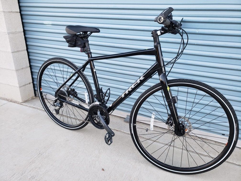 TREK HYBRID BIKE TIRE 700C SIZE L