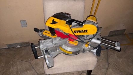 DeWalt saw