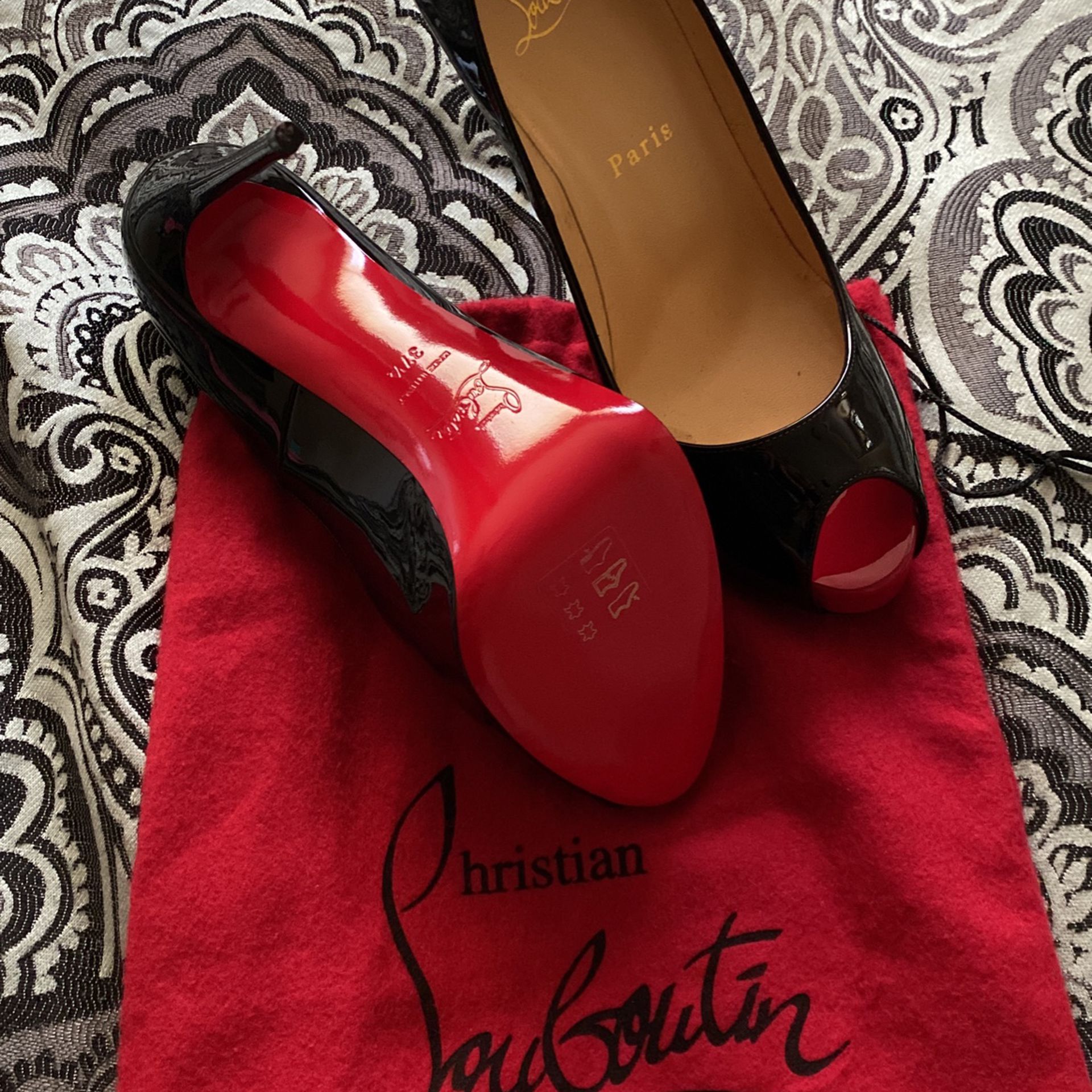 Christian Louboutin Heels /Red Bottoms *BRAND NEW*