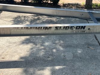 Boat trailer
