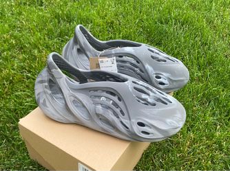 Adidas Yeezy foam runner ‘MX Granite’ size 10/talla 10