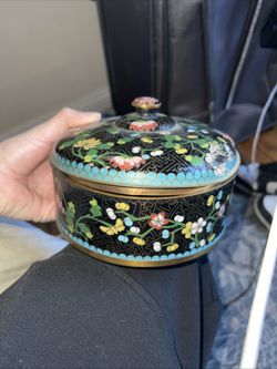 ATQ 1900s Chinese Hand Painted Enamel Metal Cloisonne Tea Box Lidded Jar