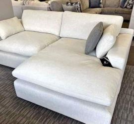 Elyza Linen 2-Piece LAF Chaise Sectional